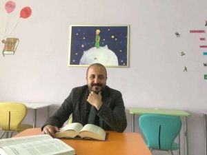 Hakkarili müzik öğretmeni "zümrüt gözleri" Van’da klip çekti