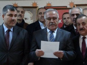 AK Parti İl Başkanı Yaktı:  “Özkoç, Türkiye’yi karıştırmak isteyenlerin mayın eşekliğini yapmaktadır”
