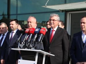 Sakarya Büyükşehir Belediye Başkanı Ekrem Yüce, Milletvekili Özkoç’u kınadı