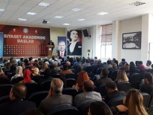 AK Parti Siyaset Akademisi Aydın’da başladı