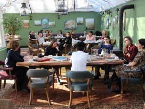 Genç kadın yazarlardan öykülü kutlama