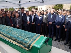 Bakan Soylu husumetli aileleri barıştırmak isterken hayatını kaybeden Ferit Özdemir’in cenazesine katıldı