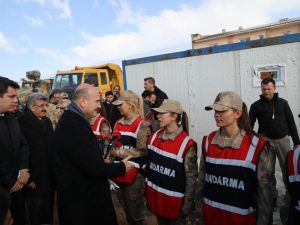 Başkale’deki depremzedelere çelik konstrüksiyon müjdesi