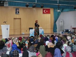 Simav’da ‘Bağırmayan anneler’ konferansı