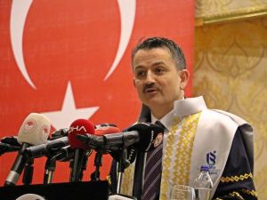 Bakan Pakdemirli’den gençlere: “Kolunuza takabildiğiniz kadar ’altın bilezik’ takın”