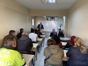 Akhisarlı velilere yeni sınav sistemi anlatıldı