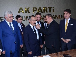 İyi Partili Palandöken Belediyesi Meclis Üyeleri AK Parti sıralarına katıldı