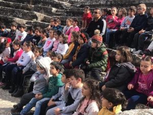 Kitap okuyan öğrencilere gezi ödülü