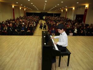 Bayraklı’da piyano resitali