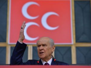 MHP lideri Bahçeli: "Sayıları 8 bine yaklaşan sığınmacı halen sınırda insanlık dışı önlemlerle, tel örgülerin ve kalın duvarların ardında bekletilmektedir" (2)