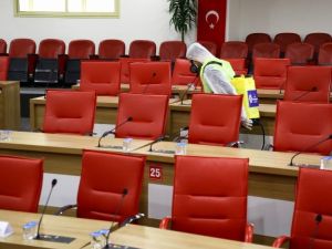 Aydın Büyükşehir Belediyesi meclis salonunu dezenfekte etti