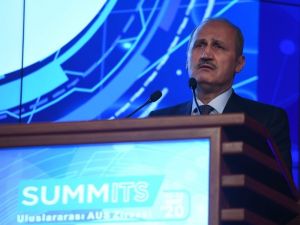 Bakan Turhan: "Hedefimiz orta vadede 15 bin kilometre akıllı yola ulaşmak"