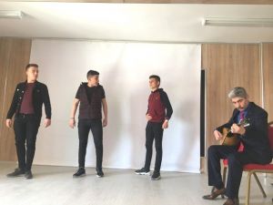 Kütahyalı sanatçı Zeynel Sağ öğrencilerle buluştu