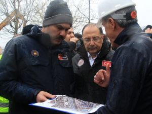 Bakan Kurum, Elazığ’da incelemelerde bulundu