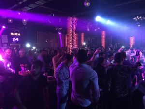 Bilal Sonses sevenleriyle Kuşadası’nda buluştu