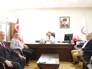 Başkan Öküzcüoğlu’ndan Tıp Bayramı’nda sağlıkçılara ziyaret