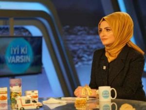 Ünlü moda tasarımcısı Büşra Meşe Yıldırım, TV programına başladı