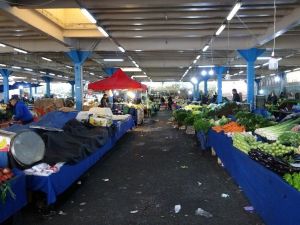 Korona virüsü semt pazarlarını da vurdu