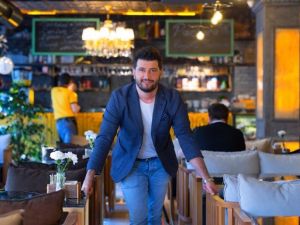 Ünlü mimar, sosyal medyadan 3 milyon euroluk iş aldı