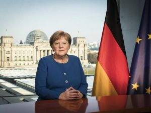 Merkel: “Hastanelerimizin de kapasitesi aşırı derecede zorlanmaktadır”