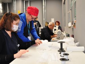 Manisa Şehir Hastanesi maske talebini kendi karşılıyor