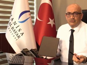 MCBÜ’de ilk uzaktan eğitimi Rektör Ataç verdi