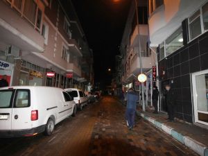 Balkonlardan sağlık çalışanlarına alkışlı destek