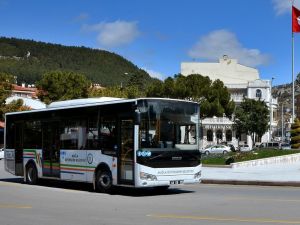 Büyükşehirden hastane sağlık görevlilerine ücretsiz servis