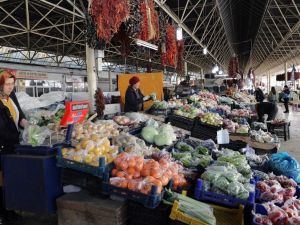 Menteşe halk pazarında poşetli dönem başladı
