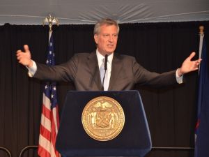 New York Belediye Başkanı Blasio: “New York, ABD’nin korona virüs merkez üssü”