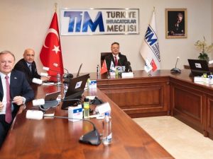 TİM Başkanı Gülle: "Bugüne kadar ihracatımız için ürettik, şimdi sağlığımız için üretiyoruz"