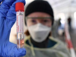 Çinli doktorlardan uyarı: Hafif ve ağır hastalar ayrı hastanelerde tedavi edilmeli