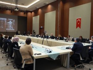 Sağlık Bakanı Koca: “Sağlıklı görünen biri başkası için ölüm sebebi olabilir”