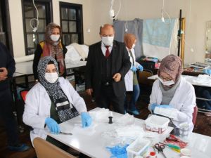 Kütahya Olgunlaşma Enstitüsü her gün 2 bin maske üretiyor