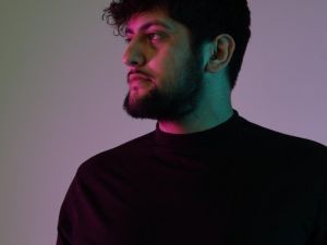 DJ Kerim Büyük, müzik çalışması için üç müzisyenle eve kapandı