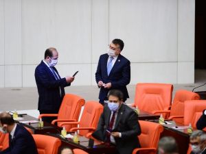 TBMM Genel Kurulu’nda milletvekilleri maske ile oturumda bulundular