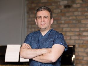 ’’COVID- 19 belirtilerinde KBB hekimlerini ilgilendiren şikayetler de göz önünde bulundurulması gerekir’’