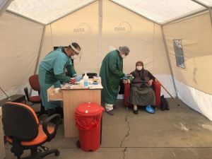 Hastane bahçesine triaj çadırı kuruldu