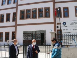 Müdür Başyiğit, Evliya Çelebi İlkokulu inşaatında incelemelerde bulundu