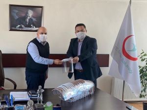 Eğitimcilerden, sağlıkçılara siperlik maske desteği