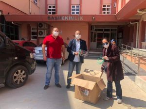 CHP Aliağa İlçe Teşkilatı yüz siperliği dağıttı