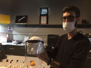 1645 Yüz siperi sağlık ve güvenlik personellerine dağıtıldı