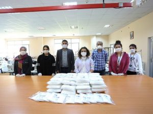 PAÜ bünyesinde üretilen maskeler, personele dağıtıldı