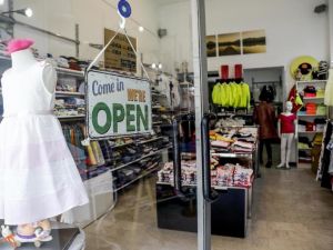 ABD ve Almanya kepenkleri açıyor