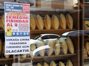 Eczane ve fırınlar hizmete devam ediyor