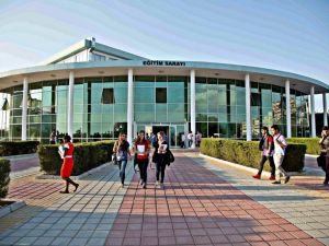 KKTC vatandaşı öğrencilere bahar döneminde ücretsiz 3 ders imkanı