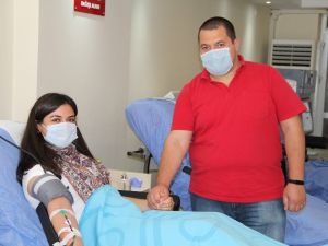 İzmir’de koronayı atlatan hemşire plazma bağışı yaptı