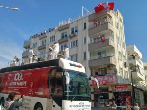 Büyükşehir Belediye Bandosu, Kuşadası’nı coşturdu