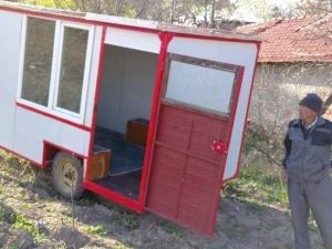 Hurda patozdan karavan yaptı