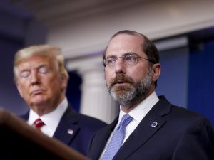 Trump, Sağlık Bakanı Azar’ın görevden alınacağı iddialarını yalanladı